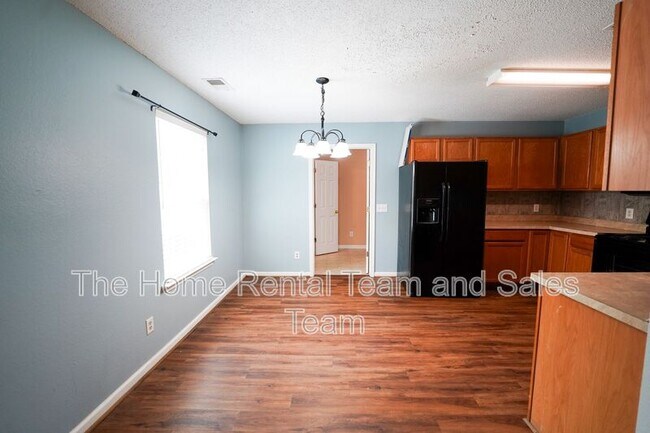 Building Photo - 8 Willow Lakes Dr