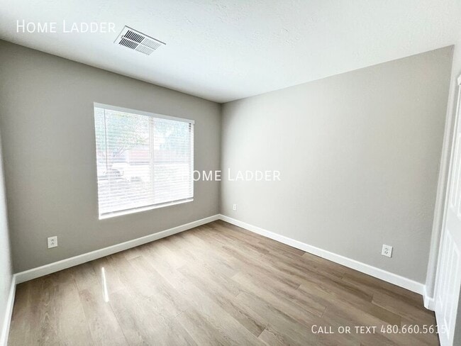 Building Photo - 1242 E Bradstock Way