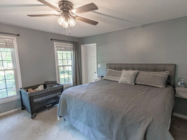 Building Photo - 379 Red Fox Rd