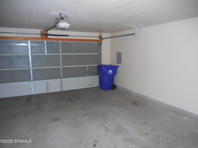 Building Photo - 3219 Eagle Ridge Dr