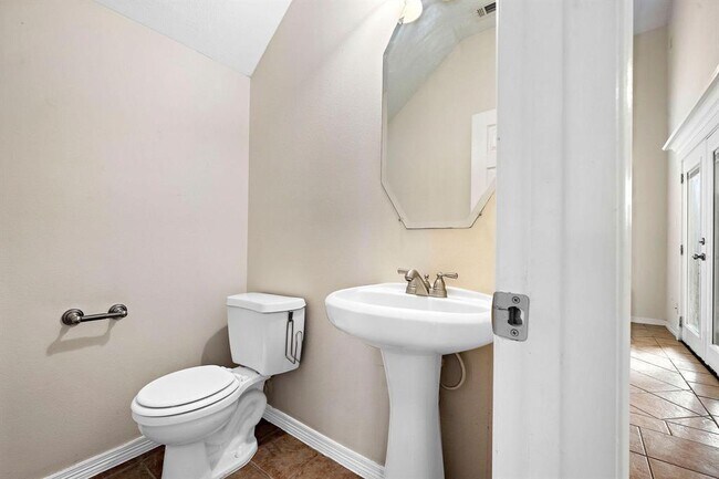 Building Photo - 816 Sterling Creek Cir
