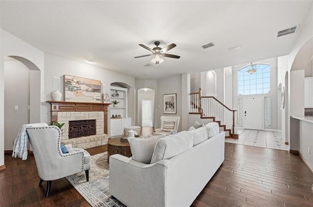 Building Photo - 2085 Club Lake Cir