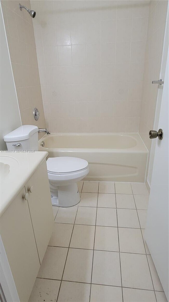 Building Photo - 4976 Leeward Ln