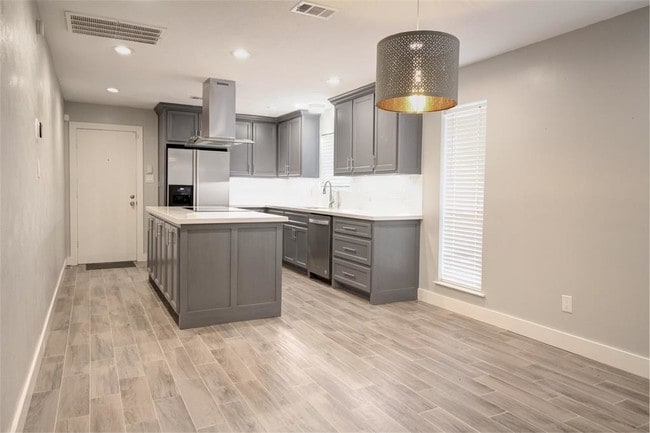 Building Photo - 13515 Ravensway Dr