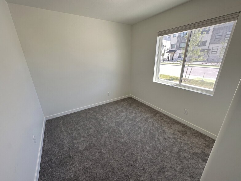 Building Photo - 476 S 900 W