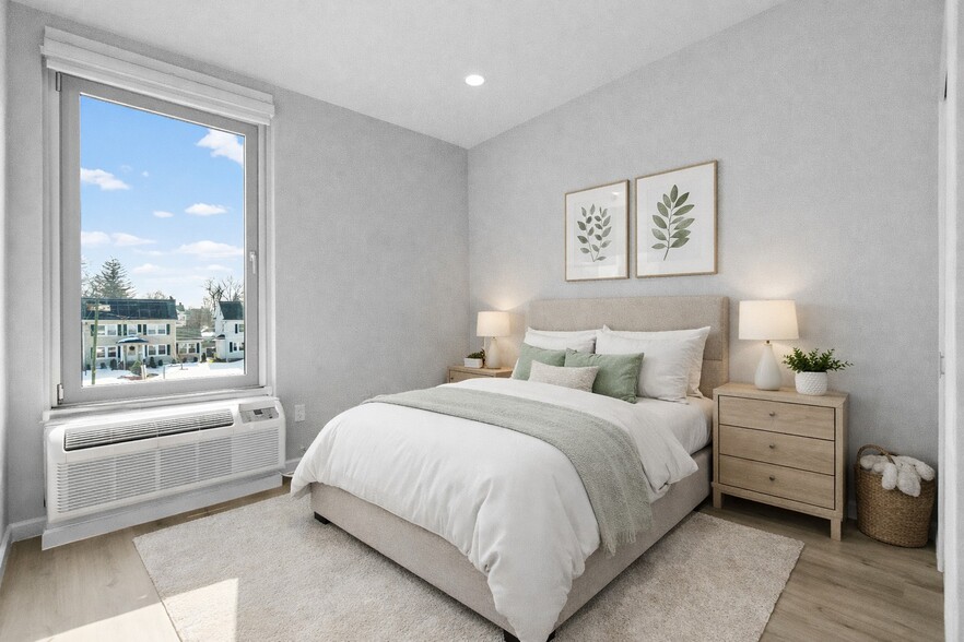 Bedroom - 208 W 7th St