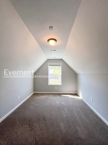 Building Photo - 1031 Echo Rdg Rd