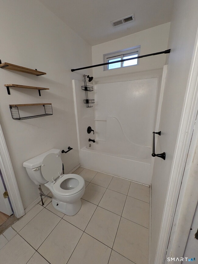 Building Photo - 220 Munson St