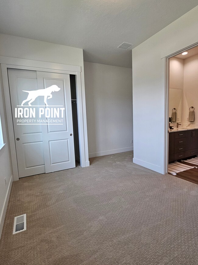 Building Photo - Brand New 4bed/3 bath home w/office, 2 car extended bay garage & all appliances included.