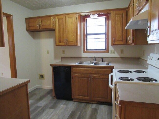 Building Photo - 513 N College Ave