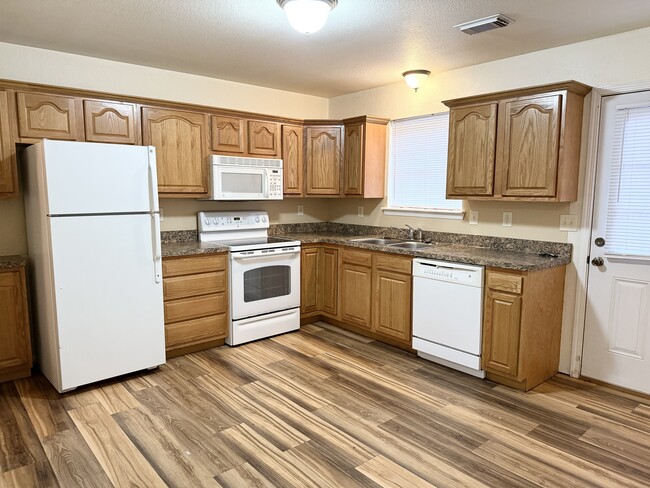 Building Photo - 3345 Malvern Rd