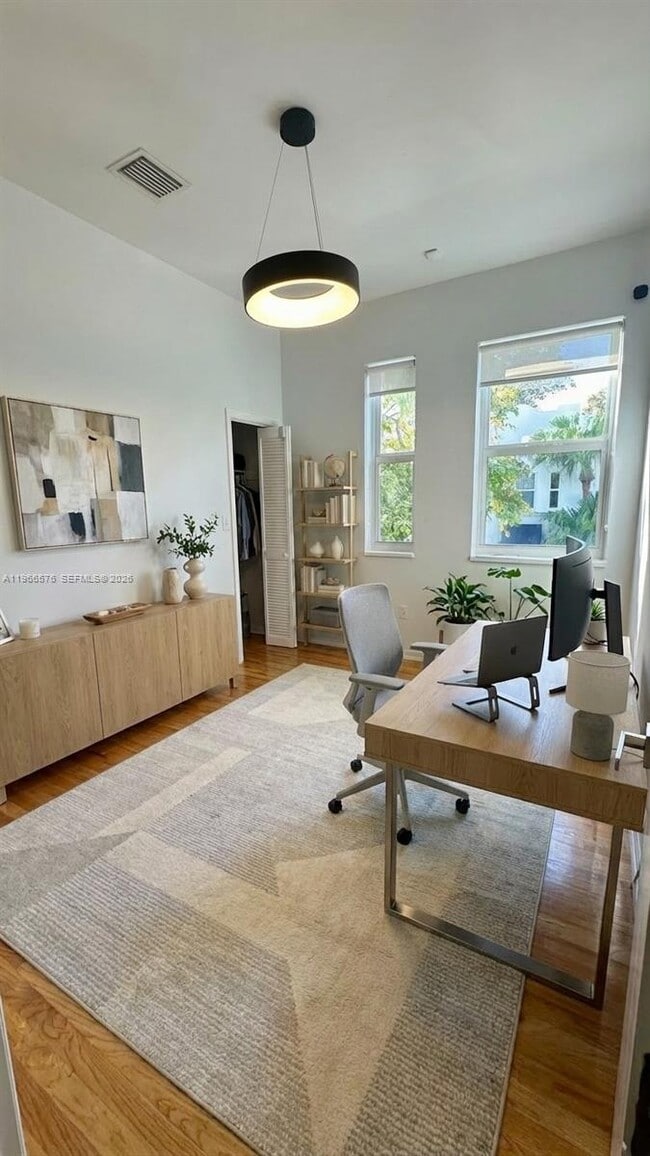 Building Photo - 3063 Center St