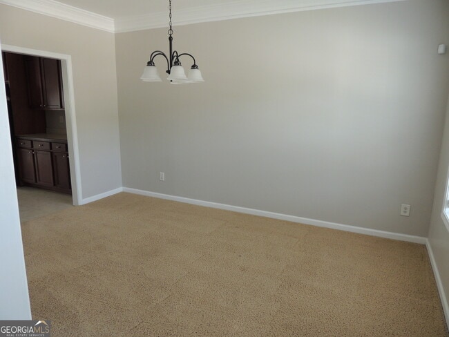 Building Photo - 450 MacLand Dr