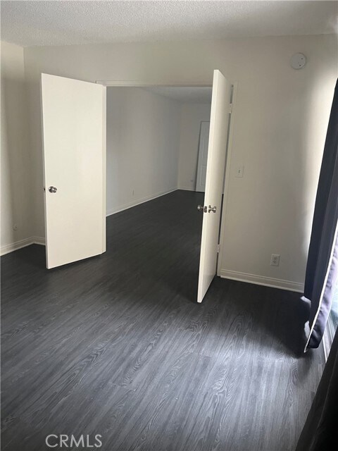 Building Photo - 5625 N Sumner Wy