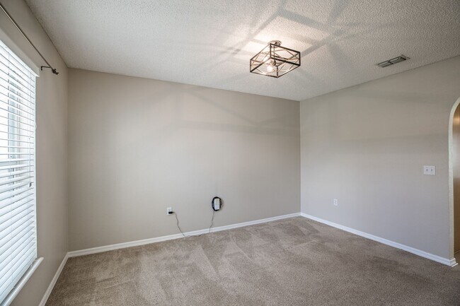 Building Photo - 1866 Hornsey Ct