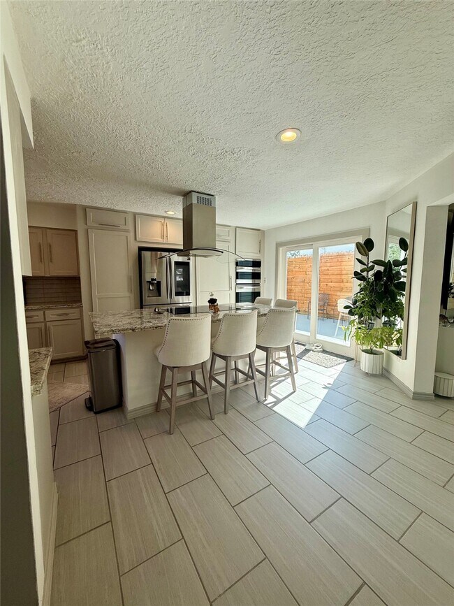 Building Photo - 3222 Freshmeadows Dr