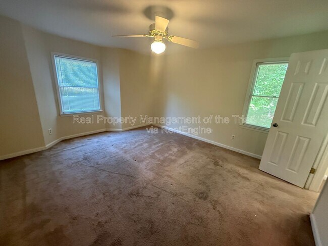 Building Photo - 5930 W Friendly Ave