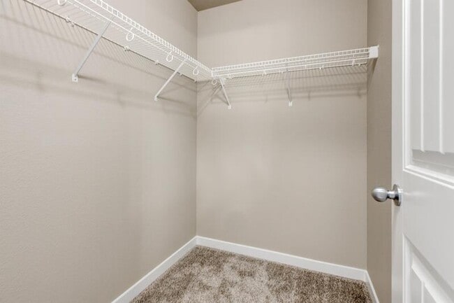 Building Photo - 4685 Pleasant Port View