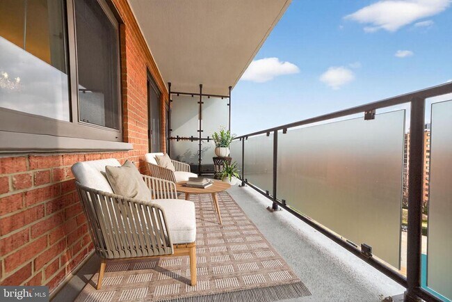 Building Photo - 4201 Cathedral Ave NW