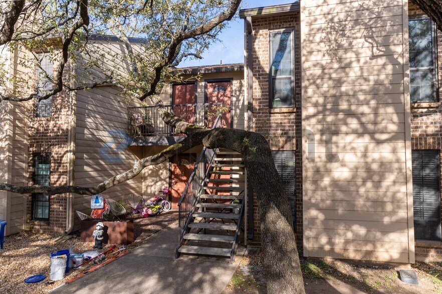 Building Photo - 4159 Steck Ave