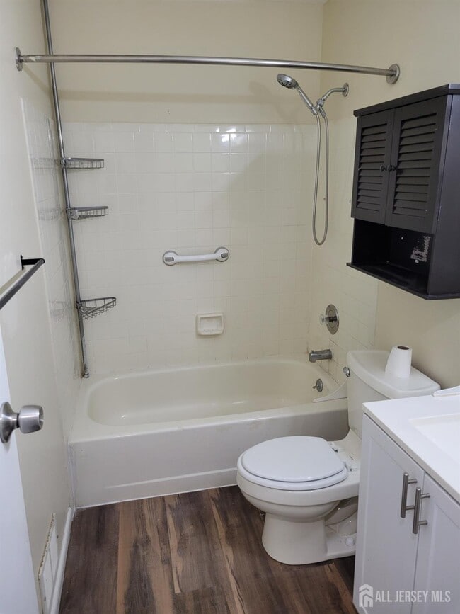 Building Photo - 15 Van Pelt Ct