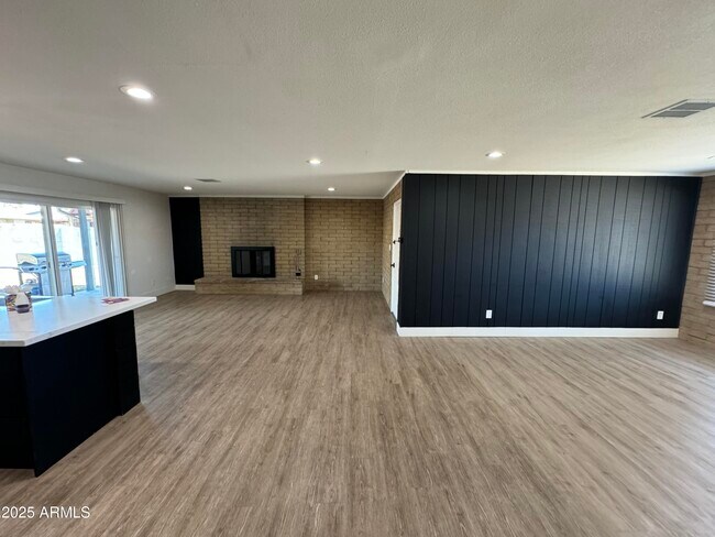 Building Photo - 2115 S Stanley Pl