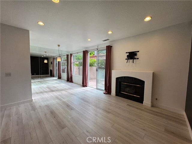 Building Photo - 5 Meadowbrook
