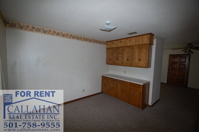 Building Photo - 6102 Woodview Dr N