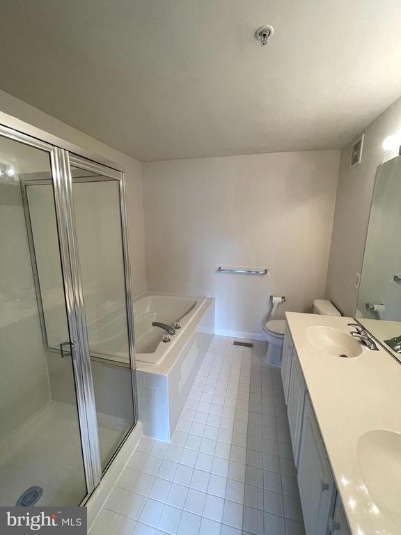 Building Photo - 1306 Roundhouse Ln