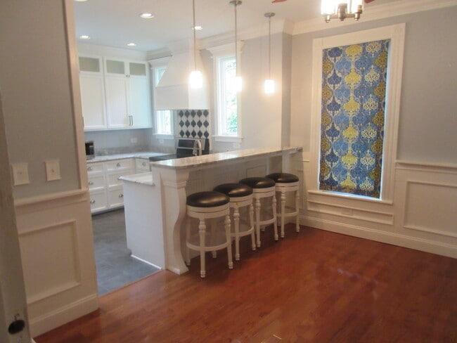 Building Photo - A Wonderful Historic Home in Downtown Wins...