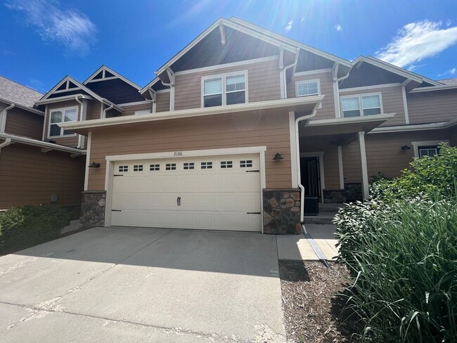 Building Photo - Wonderful Townhome