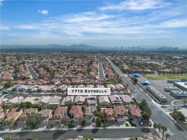 Building Photo - 1712 Estrella St