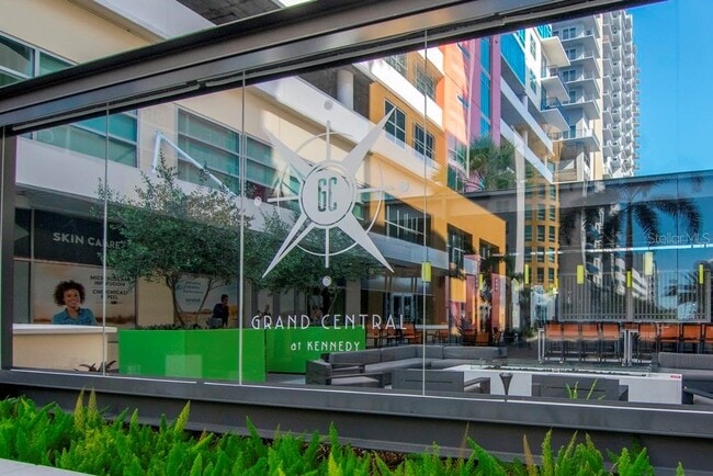 Building Photo - 1120 E Kennedy Blvd