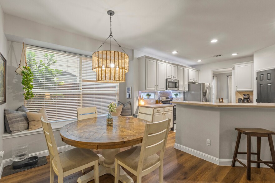 Building Photo - 7005 Stone Canyon Ct