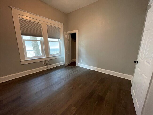 Building Photo - 1932 W Spruce St