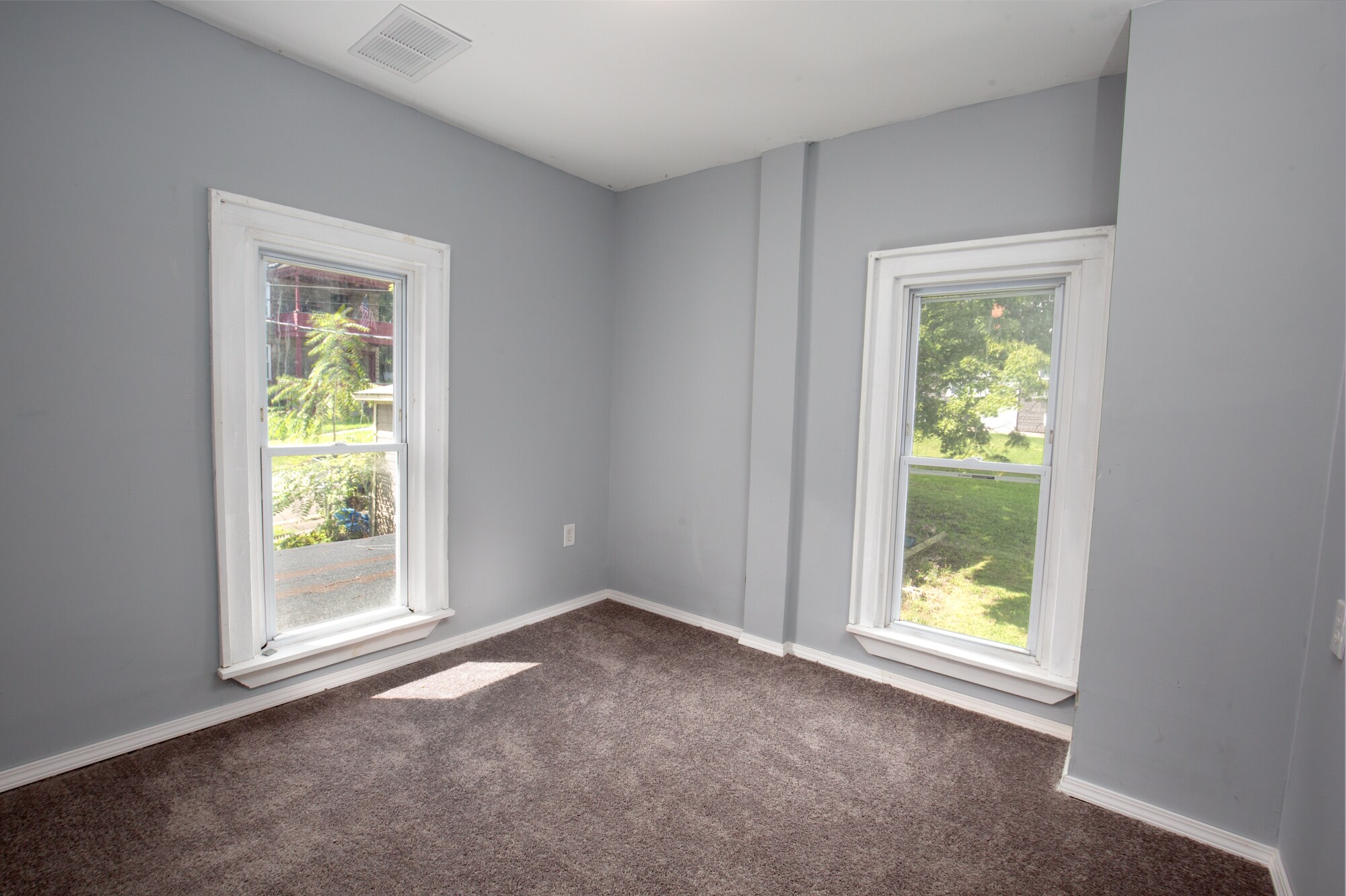 Building Photo - 399 S Division St