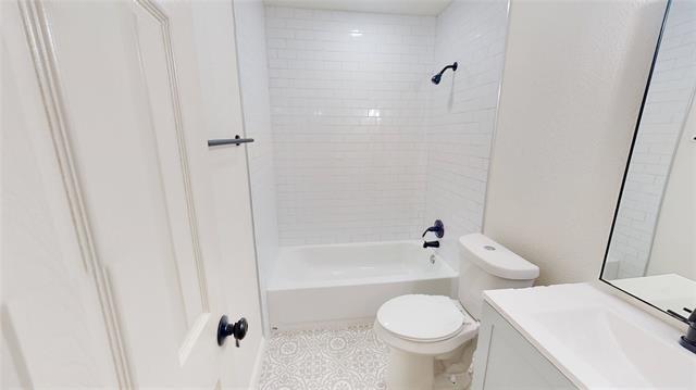 Building Photo - 614 W Heard St