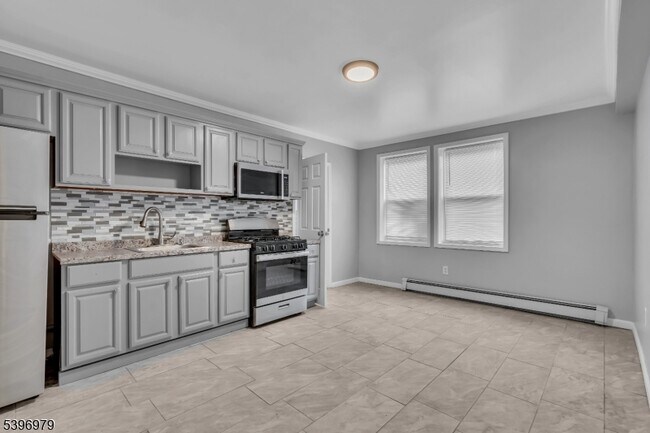 Building Photo - 537 Scotland Rd