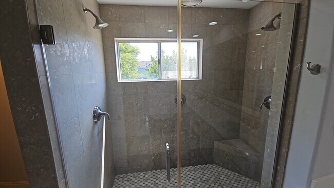 Building Photo - 27 Tiburon Ct