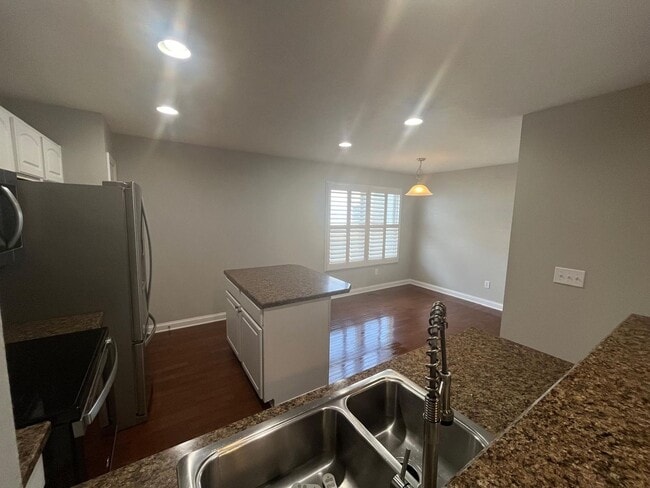 Building Photo - 5932 Winberry Creek Dr