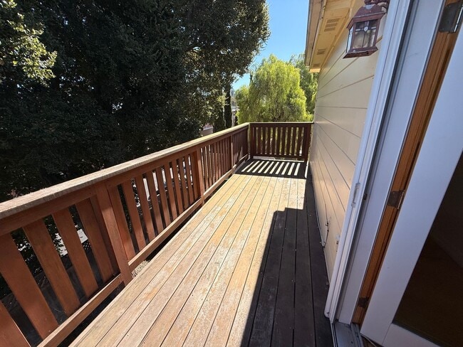 Building Photo - 4013-4015 Beresford Street