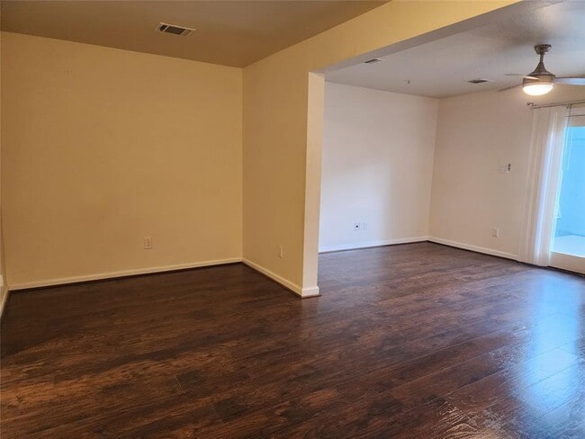 Building Photo - 1808 Country Village Blvd