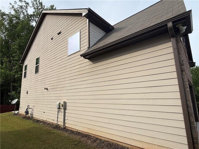 Building Photo - 4525 Highfield Dr