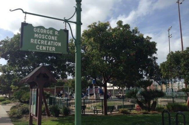 Building Photo - 2937 Scott St