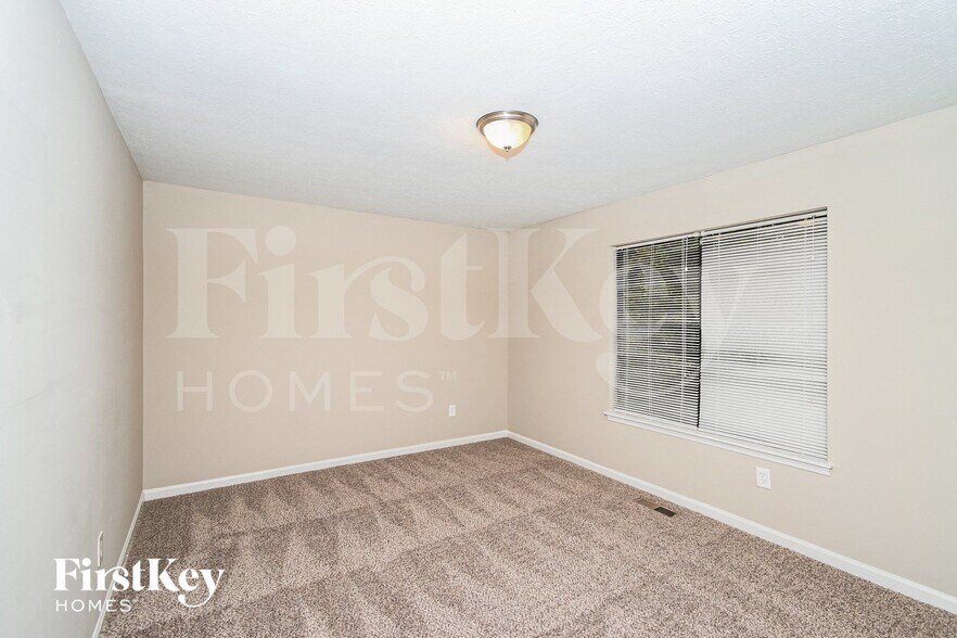 Building Photo - 6668 Windwood Cir