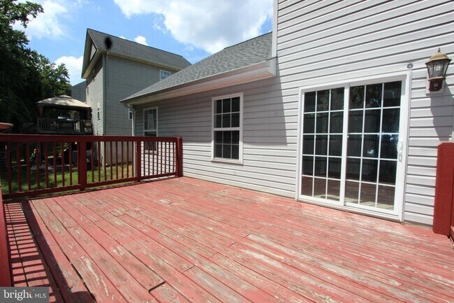 Building Photo - 406 Round Table Dr