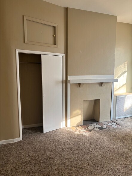 Building Photo - 406 Station Street