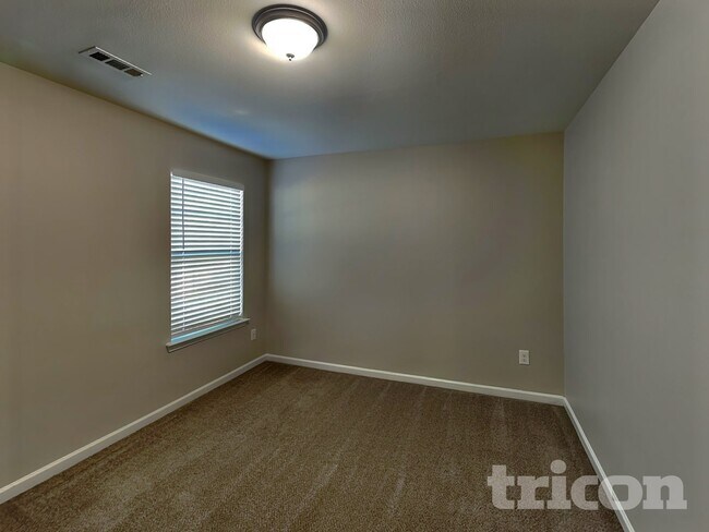 Building Photo - 2640 Cider Ridge Rd