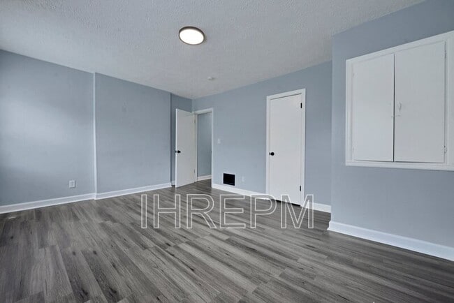 Building Photo - 316 B S Chase Ave
