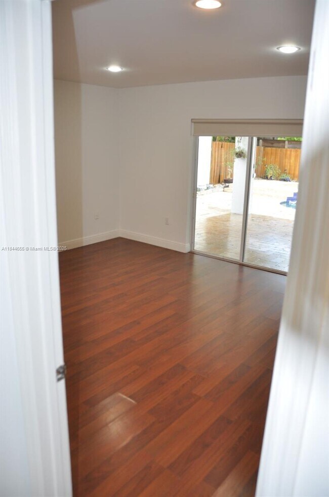 Building Photo - 14346 SW 49th Ln